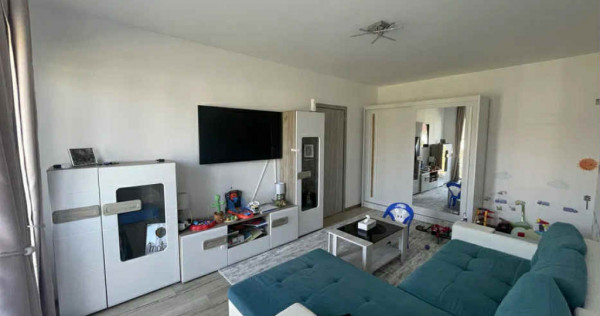 Apartament 2 camere, decomandat - zona Tractorul