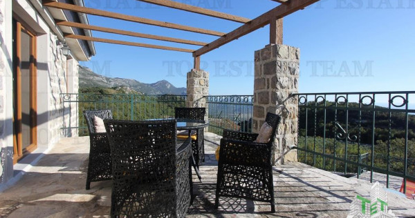 Vila de in Budva Muntenegru