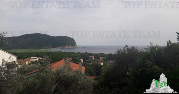 Teren de in Budva Muntenegru