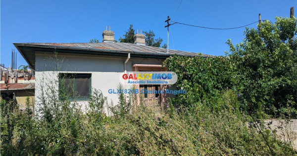 Rahova Mun#539;ii Carpa#539;i,teren 569 mp, casa 4 cam si an