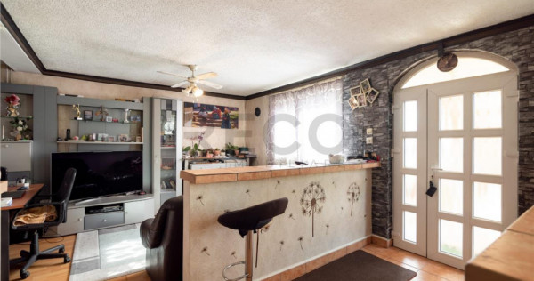 Reco, Casa in Girisu de Cris