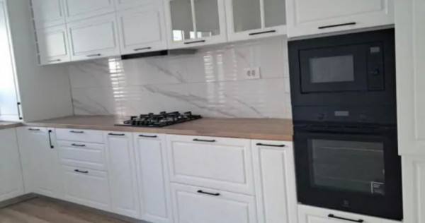 Apartament 3 camere, decomandat - zona Tractorul