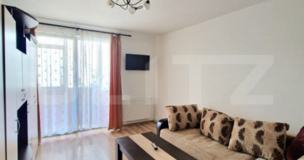 Apartament de vanzare, decomandat, mobilat si utilat, zona P