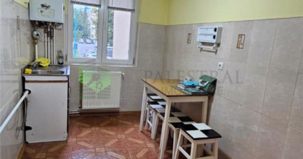 2 camere zona Tractorul,etajul 1, 105000 Euro