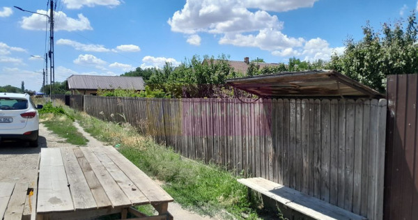 Movilita - vanzare casa 5 cam plus livada pe rod si teren...