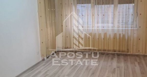 Apartament cu 3 camere, decomandat, ultra-central, piata ...