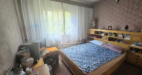 Apartament cu 2 camere, decomandat, etaj intermediar, zon...