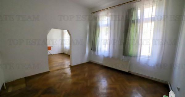 Apartament cu 4 camere de , Ultracentral, Kogalniceanu, cu
