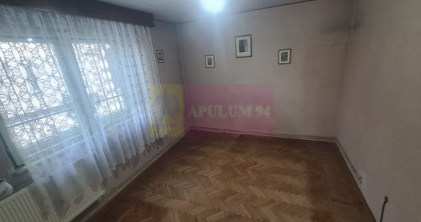 Apartament cu 2 camere de vanzare in Campina - Zona Piata...