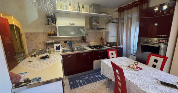 Ap 3 cam, etaj 1, parcare, Ultracentral - Piata Unirii, comi