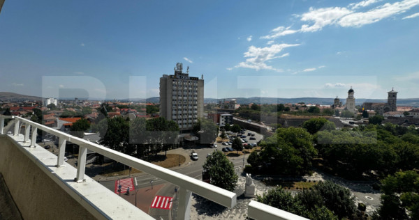 Apartament 3 camere, 82 mp, zona Cetate