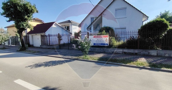 Casă / Vilă cu 8 camere de vânzare în zona Central