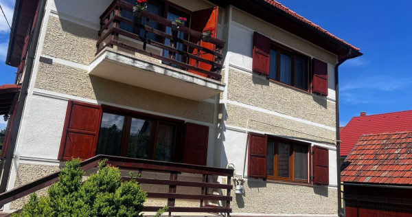 Casă de vânzare în Covasna - complet renovată, mobila...