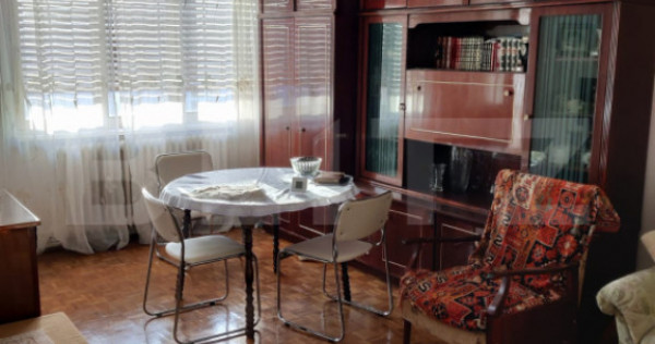 Apartament cu 3 camere, zona Strand