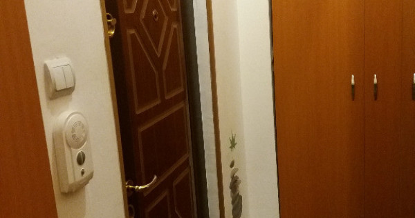 La 9 minute de Universitate, inchiriez garsoniera dubla