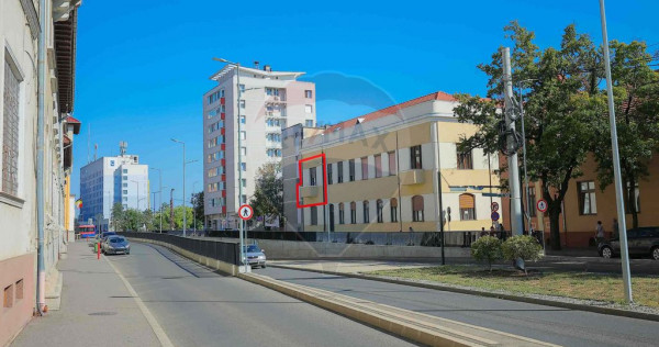 Apartament cu 2 camere de vânzare în zona Ultracentralǎ
