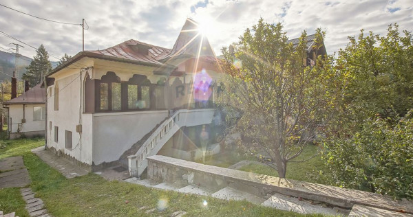 Vilă cu farmec istoric în Bușteni, pensiune sau locuin...