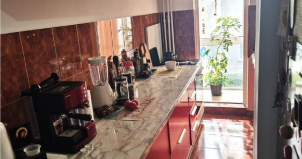 Apartament 3 camere decomandate, zona Astra (Calea Bucuresti