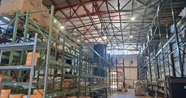 Inchiriere hala 850 mp birour 350 mp curte 2400 mp Pod Ot...