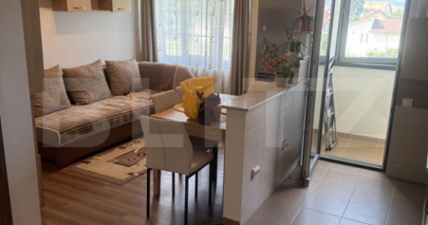 Apartament 3 camere, 2 băi, parcare, zona Poligon