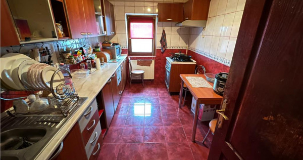 Apartament 4 camere, Primarie, 89mp, etaj 4 cu acoperis