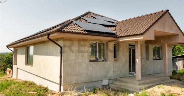 Casa cu living 3 camere cu panorama si teren mare pe Sofiei