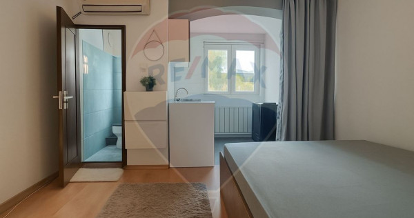 Garsonieră 15 mp utili + boxa 15 mp • mobilat • bloc...