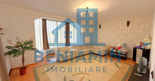 Casa P+1 - 703mp teren - 176mp casa - panouri solare - Co...