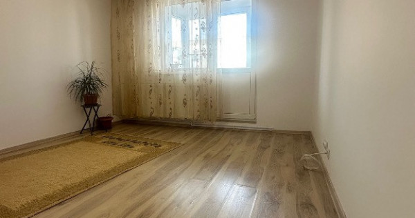 Apartament decomandat zona Tractorul