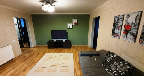 Apartament 2 camere transformat în 3, et. 1, zonă centrala