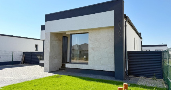 Casa individuală parter~3 camere 2 bai +dressing~teren 330mp~2 min STV