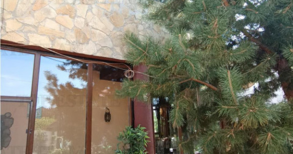 Super afacere, vila cu aspect de conac cu spatii moderne dar