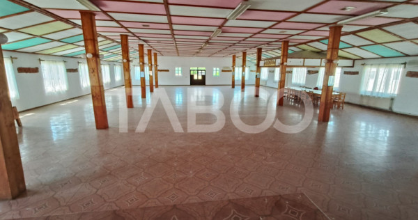 Hala industriala cu parcare de vanzare pe DN 1