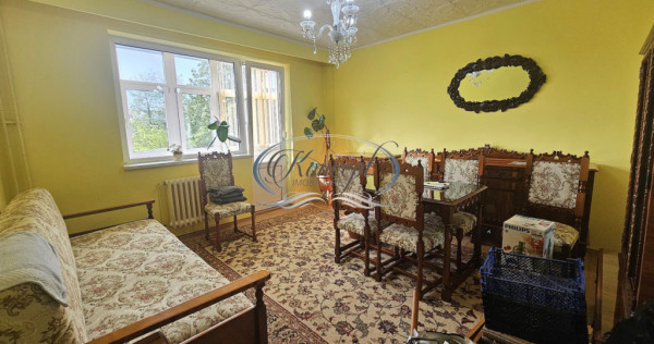 Apartament de vanzare cu balcon si centrala proprie in carti