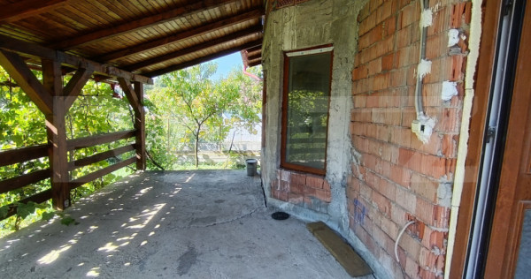 Casa cu 5 camere, în suprafață de 200 mp, Zalau