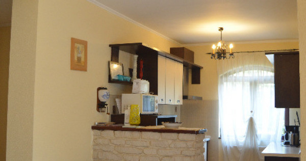 De vanzare pensiune situata in Busteni