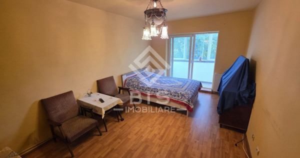 Apartament 3 camere zona Stefan Cel Mare