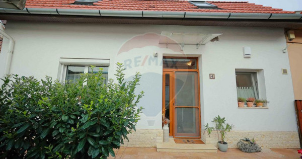 De vânzare Apartament cu 5 camere în zona Centrală, Ni...