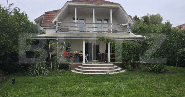 Casa 5 camere , 300 mp; Teren - 2000 mp . Viile Satu Mare