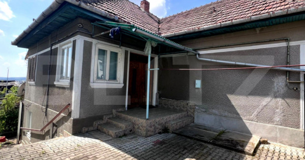 Casa individuala cu 4 camere,120 mp utili,345 mp teren,Blaj