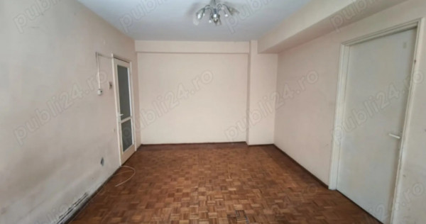 Apartament 2 camere, semidecomandat - zona Centru Civic