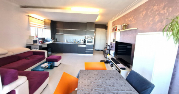 3 CAMERE DAMAROAIA- PETROM CITY