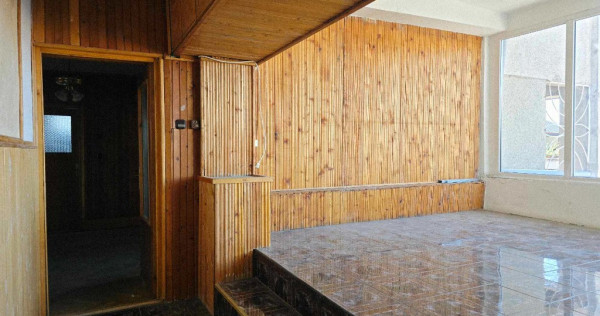 Apartament 4 camere de vanzare, central, blvd. Magheru