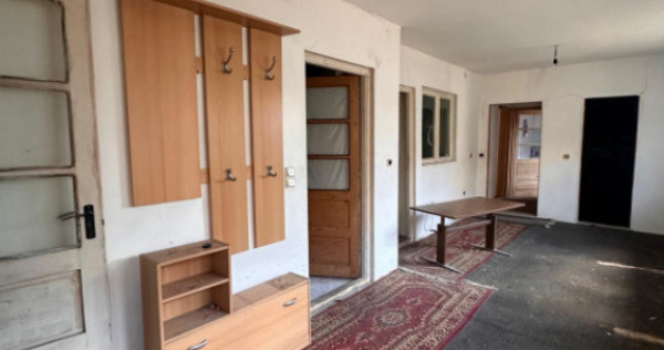 Casă de v&acirc;nzare in zona KM 5, Constanța | 4 Camere | Tere