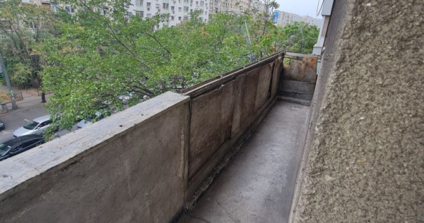 Dristor mihai bravu etaj 3 semidecomandat