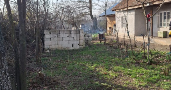 Refugiu la țară, aproape de București casă tradițională cu teren 3.113