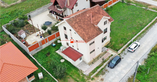 Sanmartin - Vila cu 3 apartamente si potential de