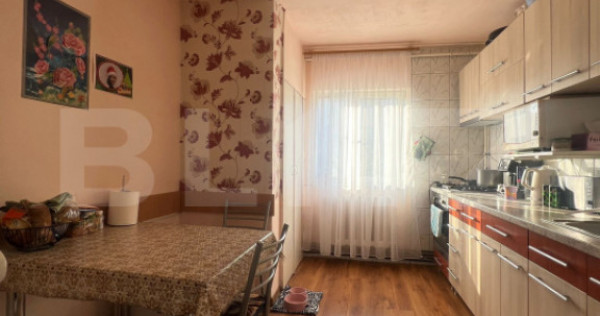 Apartament cu 4 camere, decomandat, 76 mp, zona Parcul Teilo