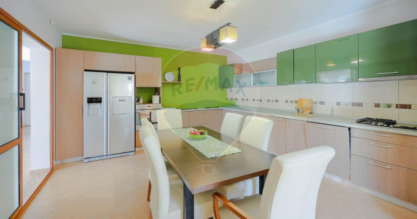 De Închiriat casă cu 4 dormitoare, Sânmartin