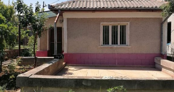 Casa renovabila cu teren mare central Techirghiol